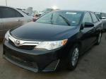 2014 TOYOTA CAMRY L image 10