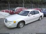 1998 Lincoln Town Car image 2
