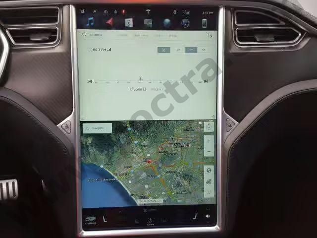 2014 Tesla Model S image 8