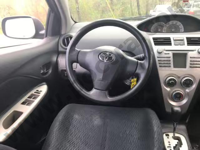 2007 Toyota Yaris image 8