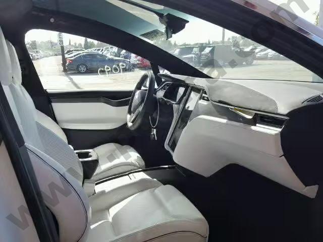 2016 Tesla Model X image 4