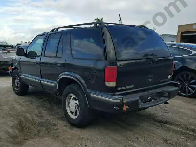 1998 Chevrolet Blazer image 2