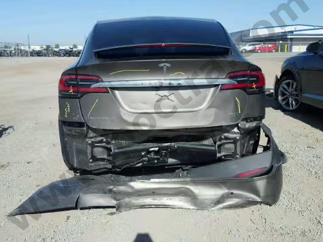 2016 Tesla Model X image 8