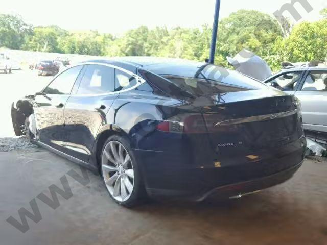 2014 Tesla Model S image 2