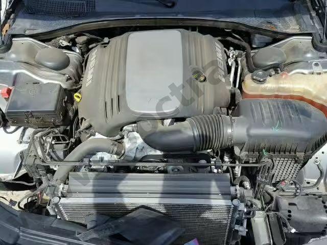 2012 Chrysler 300c image 6