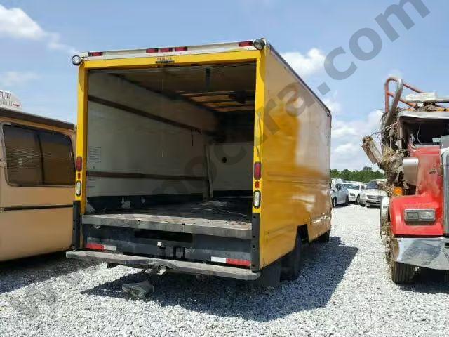 2008 Ford Box Truck image 3