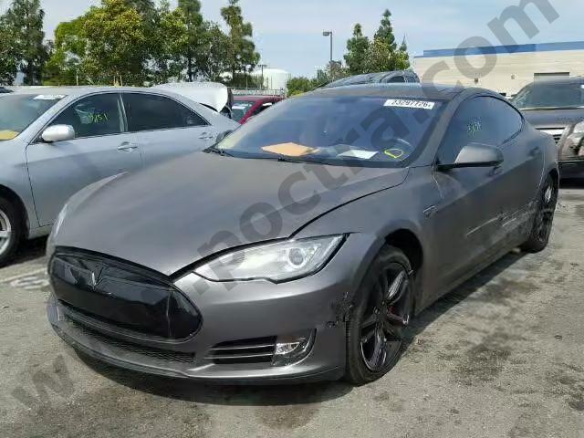 2014 Tesla Model S image 1