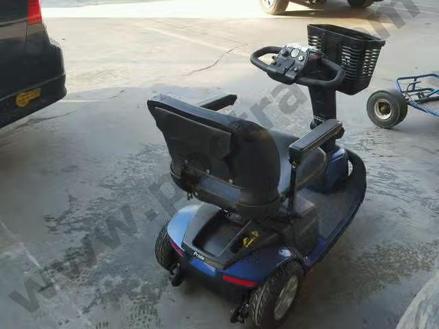 2000 Whee Wheelchair image 3