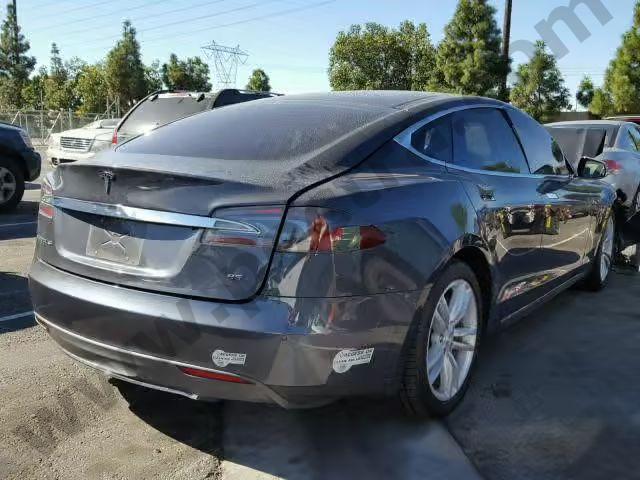 2014 Tesla Model S image 3