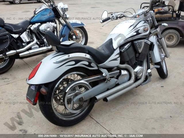 2004 Victory Motorcycles Vegas image 3