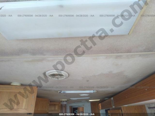 1998 Freightliner Chassis X Line Motor Home image 4